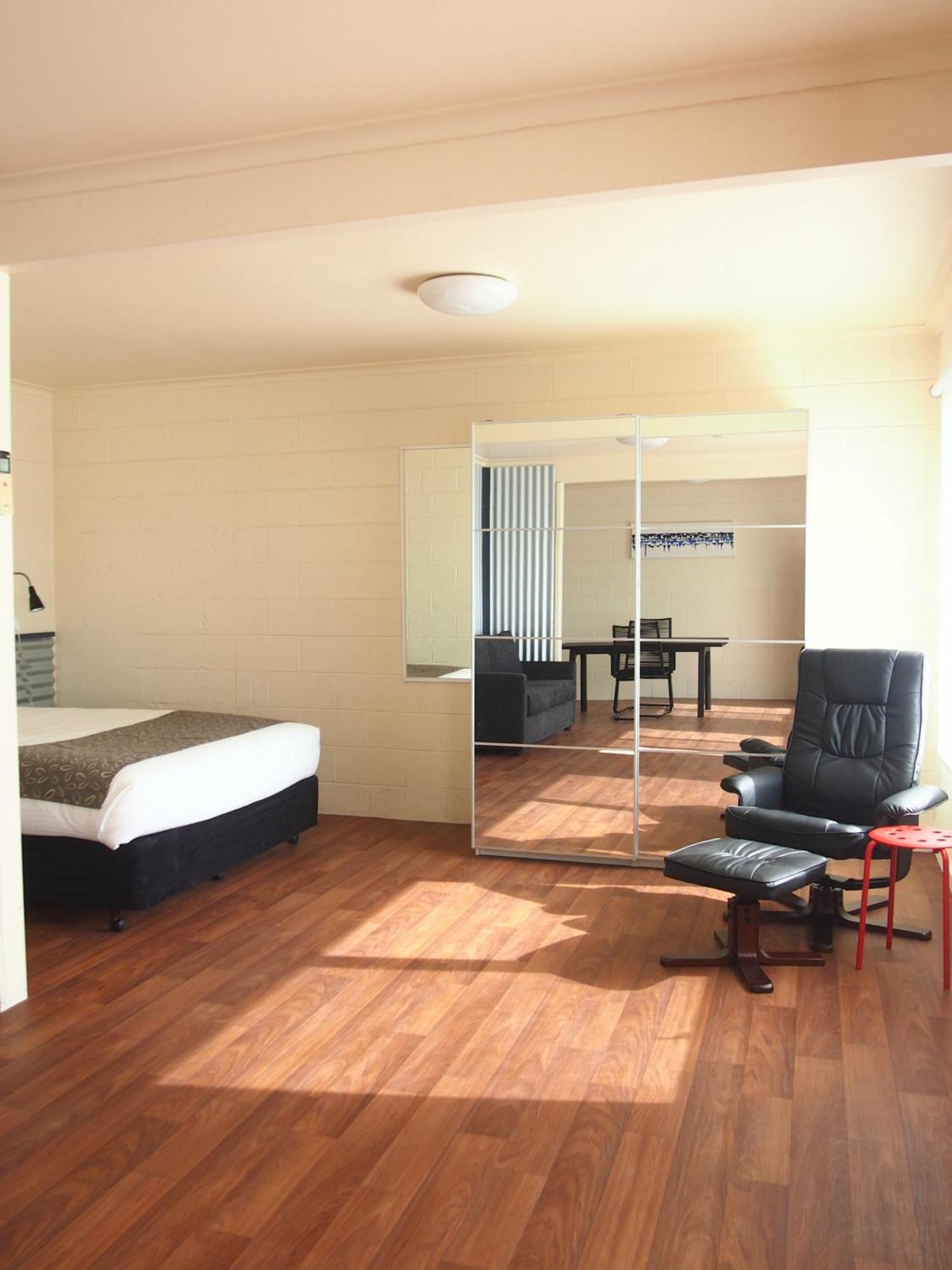 Siesta Central Apartments Сейл Номер фото