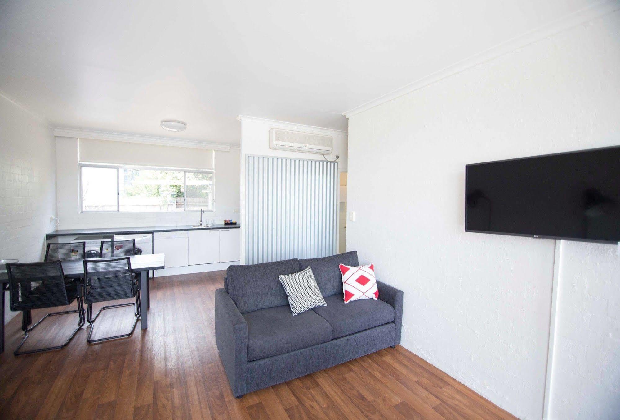 Siesta Central Apartments Сейл Екстер'єр фото