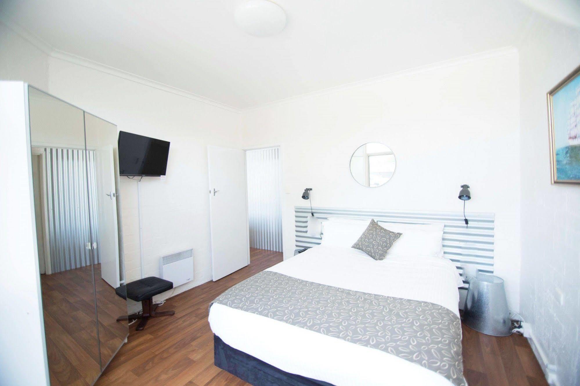 Siesta Central Apartments Сейл Екстер'єр фото